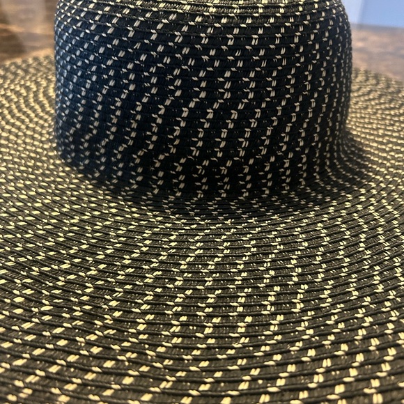 BNWT Old Navy Sun Hat (l/xl) - Picture 3 of 5